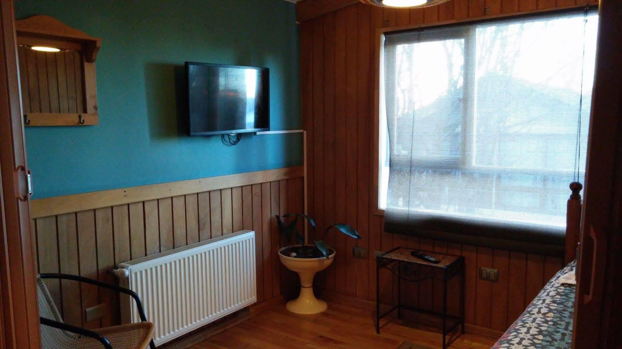 Hostal Y Cabanas Ainil プンタアレナス エクステリア 写真